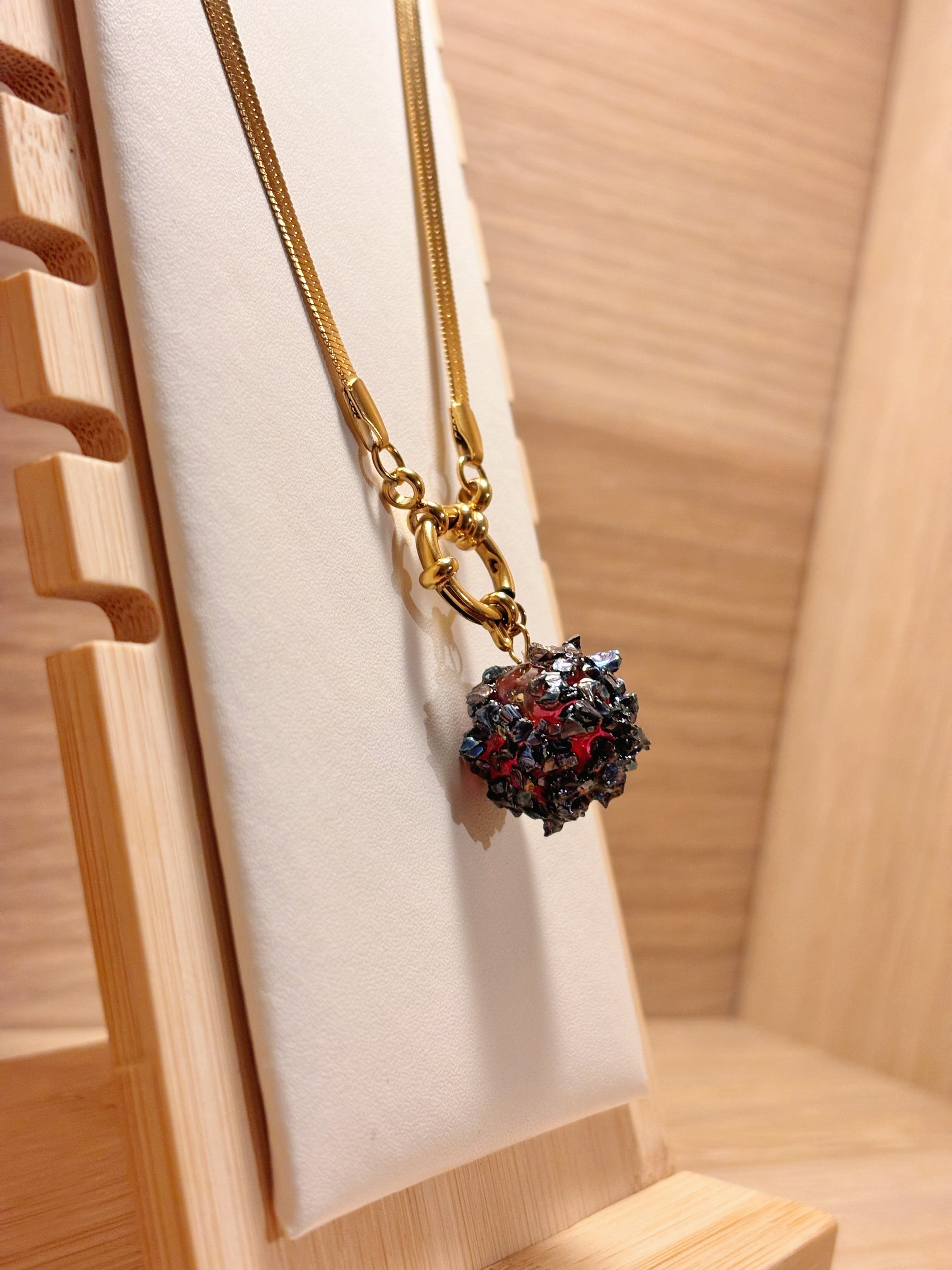 Collar "Gema Estelar" – Resina y Piedras Naturales