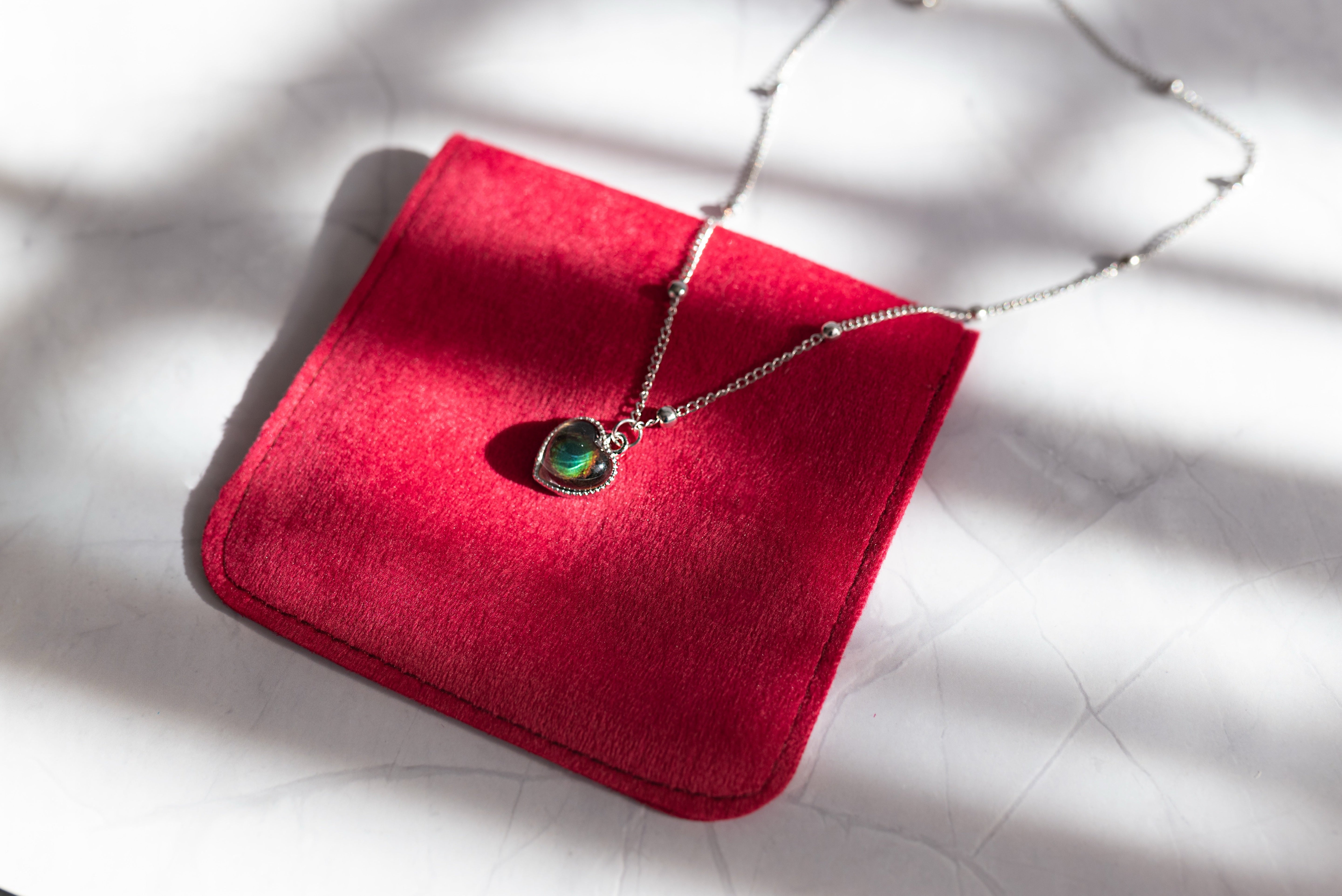 Collar "Corazón Sensaciones" - Acero Inoxidable 316L con Piedra de Ánimo Mágica