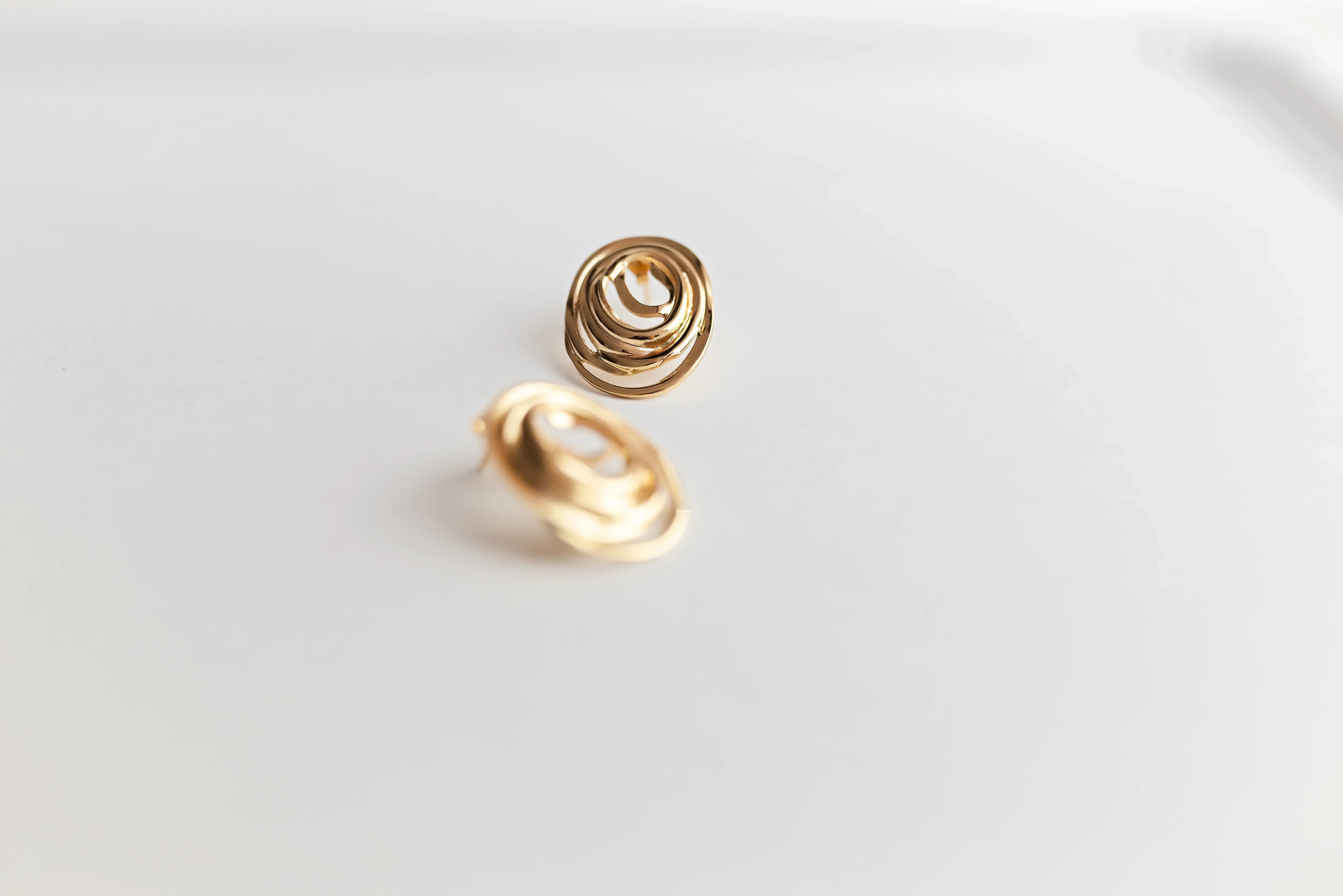 Pendientes Botón Espiral Geométrica Doble