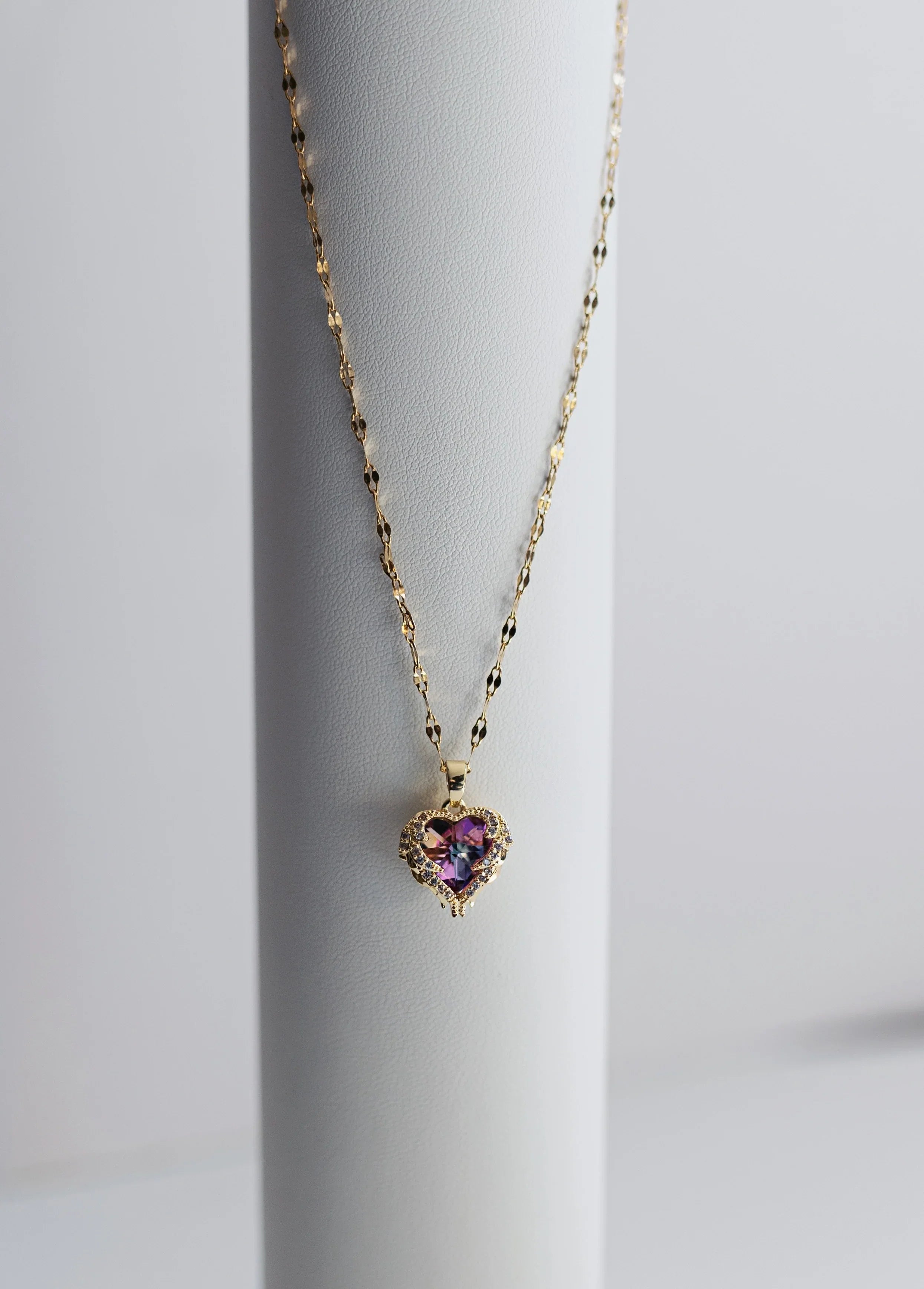 Collar Corazón Místico con Vidrio y Circonitas | Joyería en Acero Bañado en Oro 18k